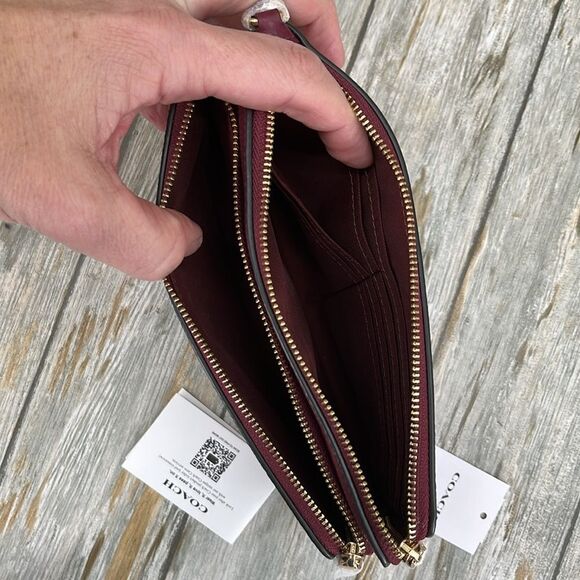 Double Zip Wallet In Signature Canvas With Horse And Carriage Print Bag Purse - Picture 6 of 7